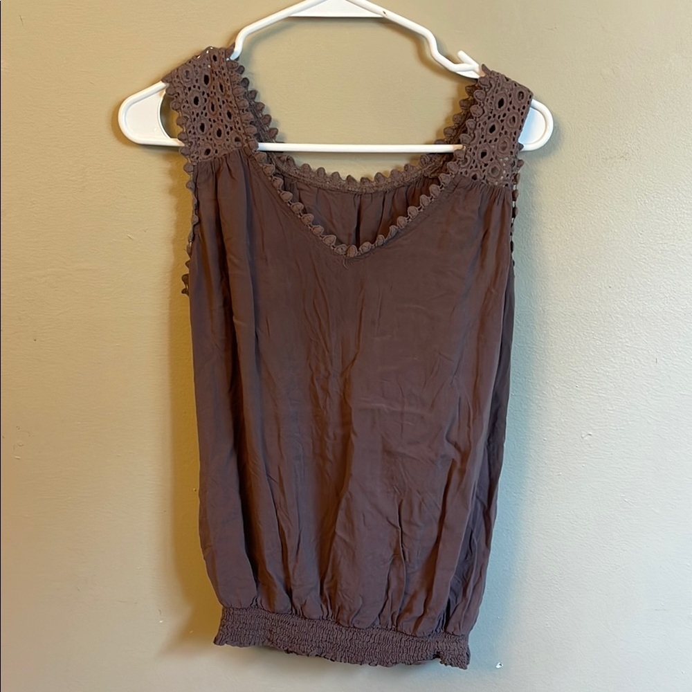 Elegant Brown Sleeveless Top (Bin C)​